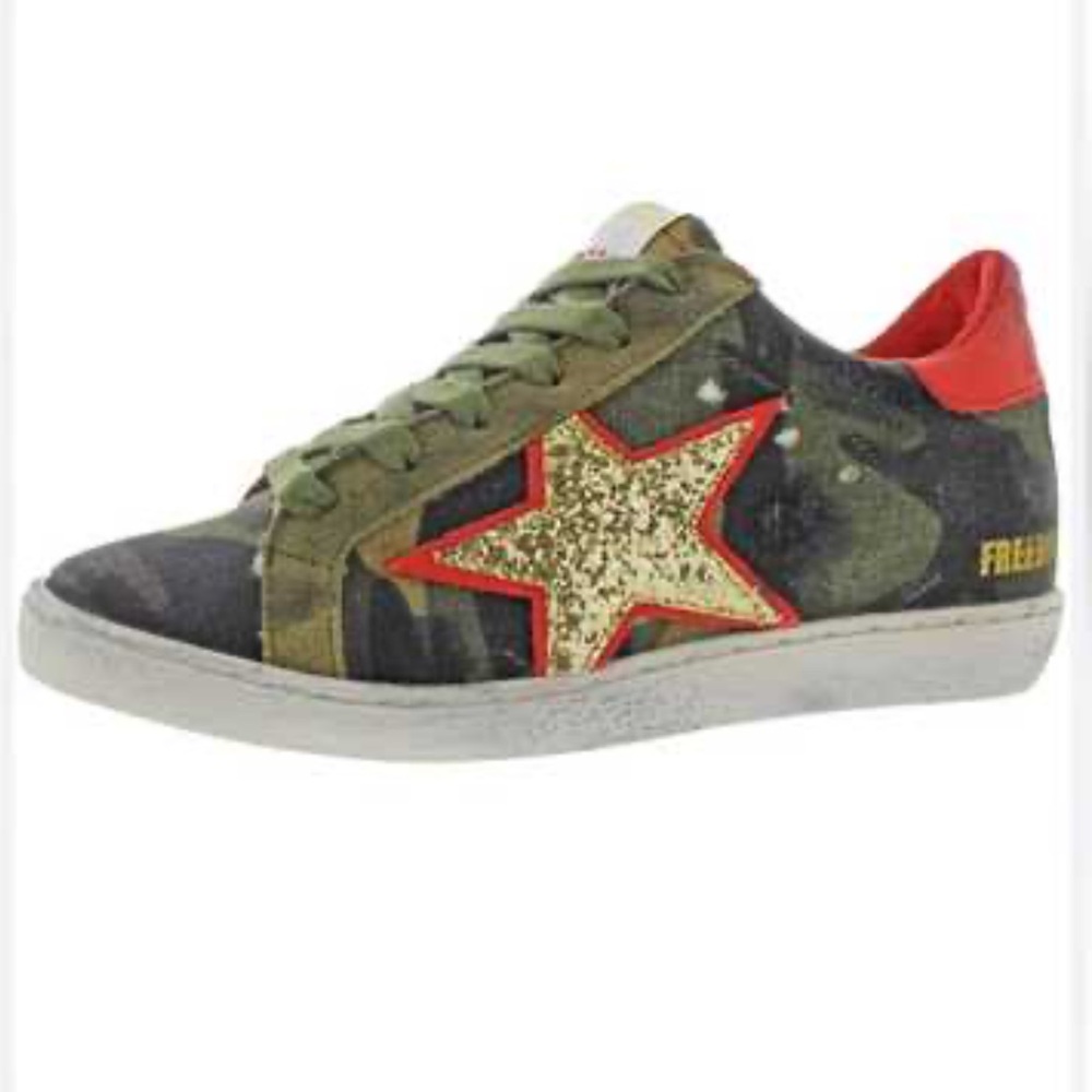 Freebird by Steven Camo Print With Gold Star Sneakers Women’s Size 8